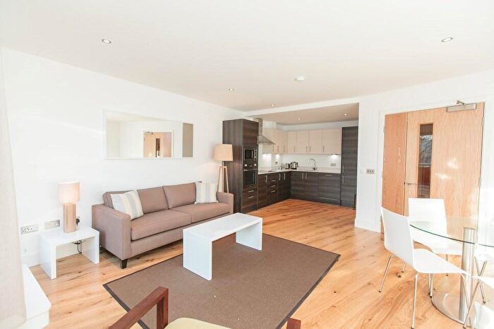 2 Bedroom Flat To Rent In Brandfield Street, Edinburgh, EH3