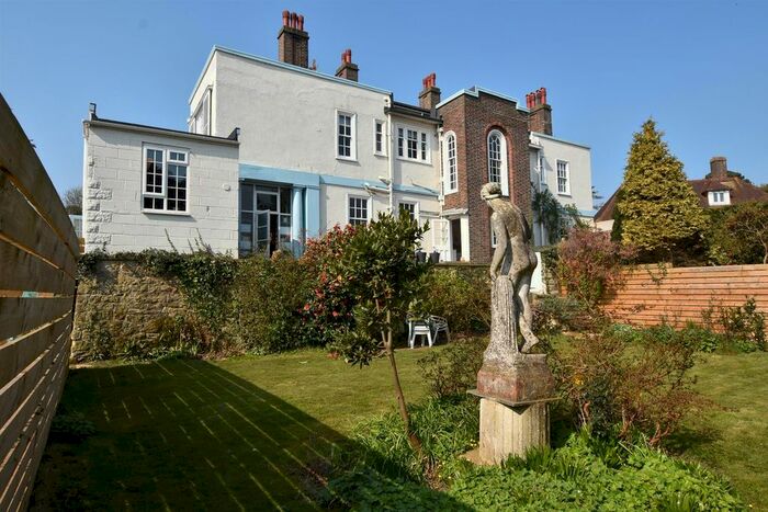 4 Bedroom Semi-Detached House To Rent In The Green, St. Leonards-On-Sea, TN38