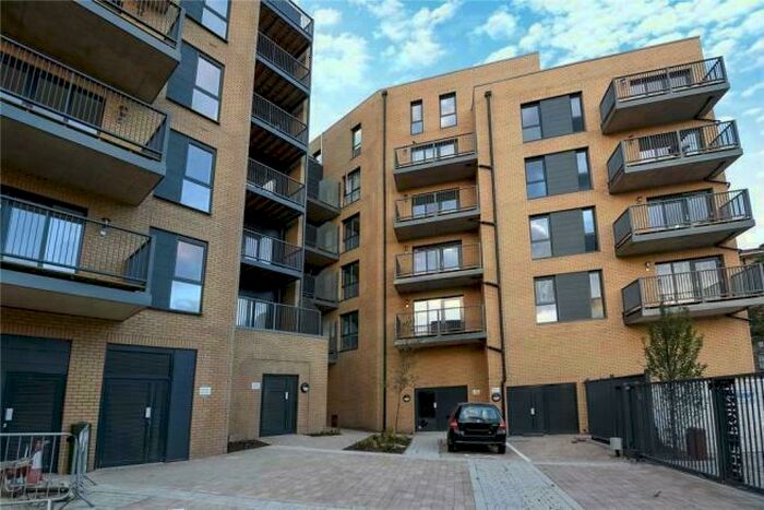 2 Bedroom Apartment To Rent In Clarence Avenue, Ilford, Essex, IG2