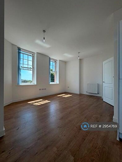 1 Bedroom Flat To Rent In Edwin House, London, E13