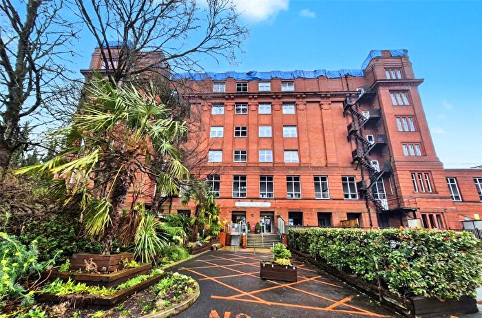 2 Bedroom Apartment For Sale In Blackburn Road, Bolton, Greater Manchester, BL1