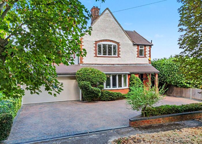5 Bedroom Detached House For Sale In Watton Road, Knebworth, Hertfordshire, SG3