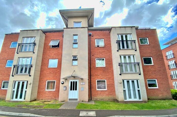 2 Bedroom Flat To Rent In Bronte Close, SL1