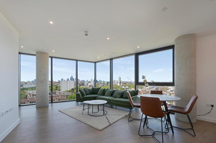 2 Bedroom Apartment To Rent In Vetro Court, Salter Street, Canary Wharf, London, E14