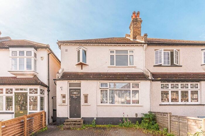 2 Bedroom Flat To Rent In Beatrice Avenue, Norbury, London, SW16