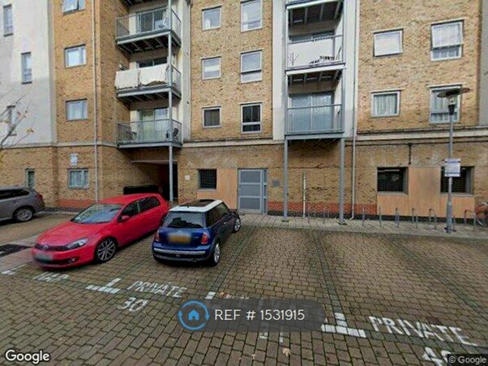 1 Bedroom Flat To Rent In Coombe Way, Farnborough, GU14