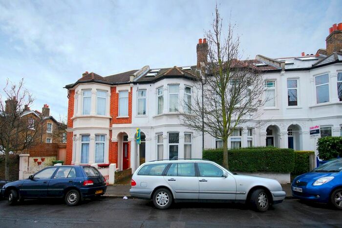 Studio For Sale In Tarbert Road, East Dulwich, London, SE22