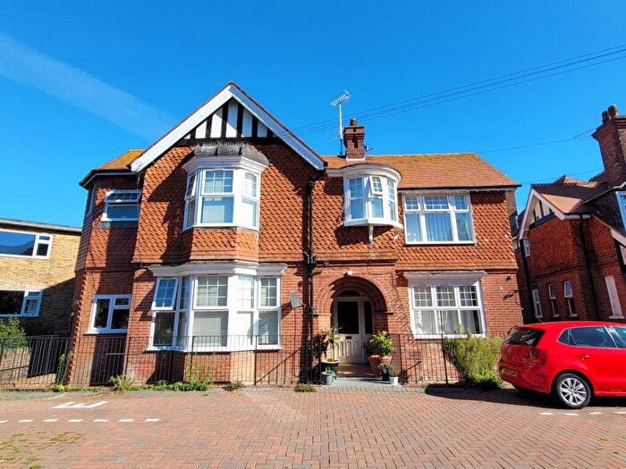1 Bedroom Flat To Rent In Lewes Road, Eastbourne, BN21