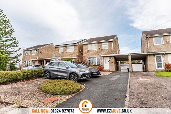 3 Bedroom Detached House For Sale In Bradford Road, East Bierley, BD4