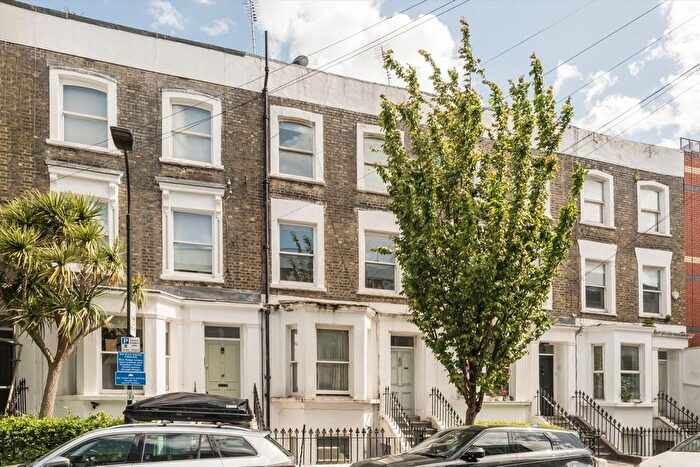 2 Bedroom Flat To Rent In Hopgood Street, Shepherds Bush, W12