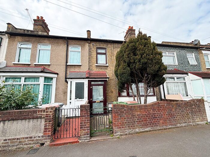 3 Bedroom Terraced House To Rent In Alexandra Road, London, E6