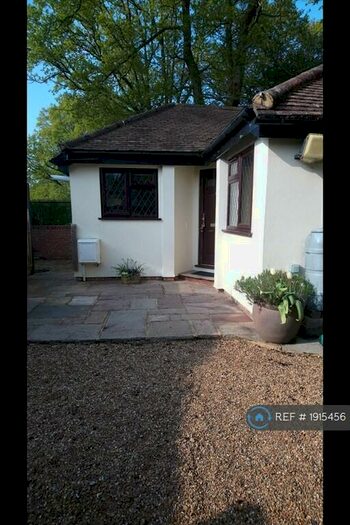 1 Bedroom Bungalow To Rent In Crest Hill, Guildford, GU5