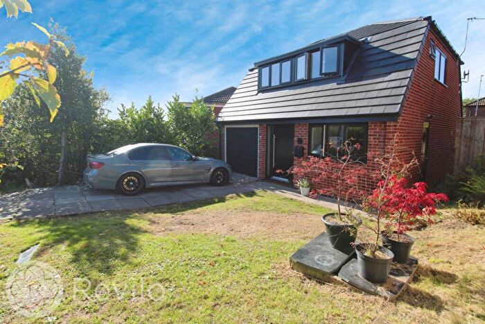 3 Bedroom Detached House For Sale In Shawclough Way, Rochdale, OL12