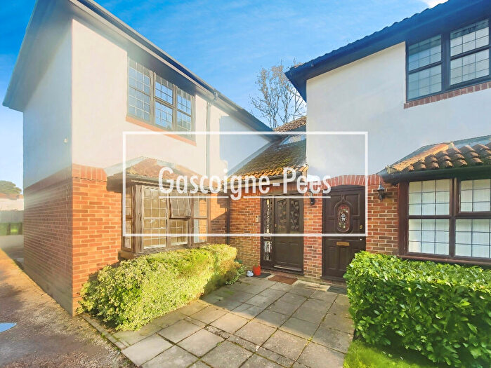 1 Bedroom Apartment To Rent In Caesars Court - Surrey, GU15