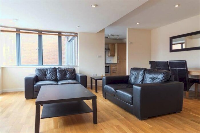 3 Bedroom Apartment To Rent In - Grosvenor Road, Newcastle Upon Tyne, NE2