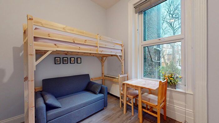 Studio To Rent In Warwick Road, London, SW5