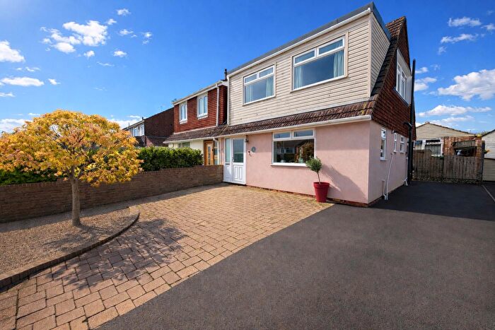 3 Bedroom Semi Detached House For Sale In Westward Drive, Pill, BS20