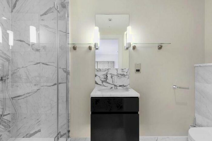 2 Bedroom Flat To Rent In Hyde Park Square, London, W2