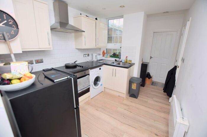 1 Bedroom Flat To Rent In Tonbridge Road, Maidstone, ME16