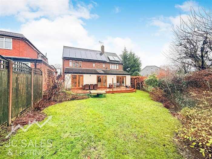 4 Bedroom Detached House For Sale In Heather Lea Avenue, Sheffield, S17