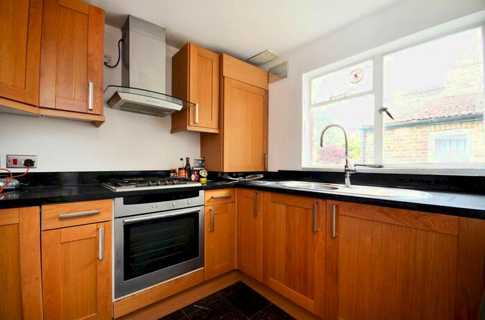 1 Bedroom Flat To Rent In Dunstans Road, East Dulwich, East Dulwich, London, SE22