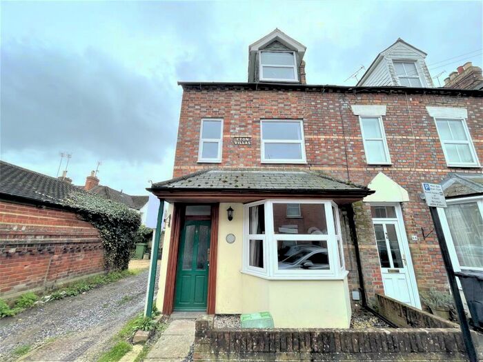 4 Bedroom End Of Terrace House To Rent In Newbury, Berkshire, RG14