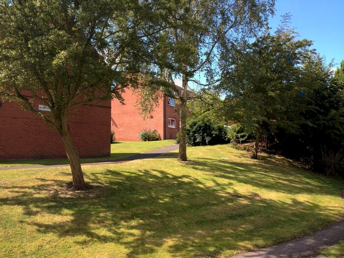 2 Bedroom Flat To Rent In Iveagh Walk, Alfreton, DE55
