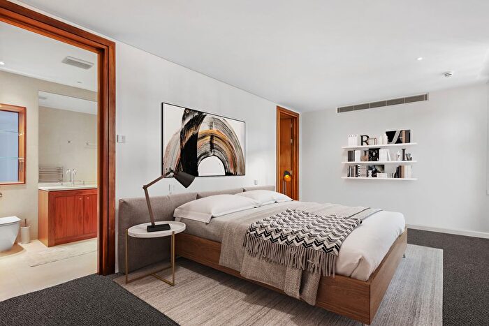 4 Bedroom Flat To Rent In Trevor Square, London, SW7