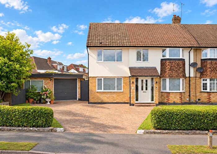 5 Bedroom Semi-Detached House For Sale In Penn Road, Park Street, St. Albans, Hertfordshire, AL2