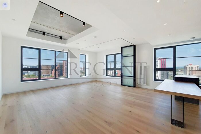 2 Bedroom Flat To Rent In Douglass Tower, Goodluck Hope Walk, E14