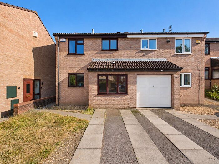 3 Bedroom Semi-Detached House For Sale In Glanville Gardens, Kingswood, Bristol, BS15