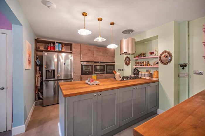 4 Bedroom Detached House For Sale In Hawthorn Road, Beaufort, NP23