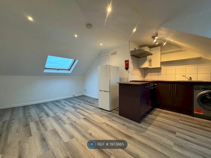 Studio To Rent In Brockley Road, London, SE4