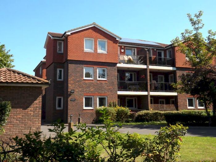 3 Bedroom Flat For Sale In Mayberry Court, Copers Cope Road, Beckenham, BR3