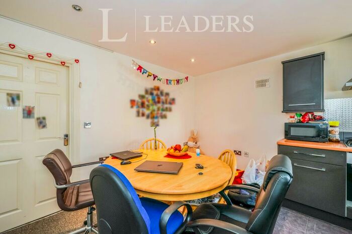 1 Bedroom Flat To Rent In Claremont Road, Portsmouth, PO1