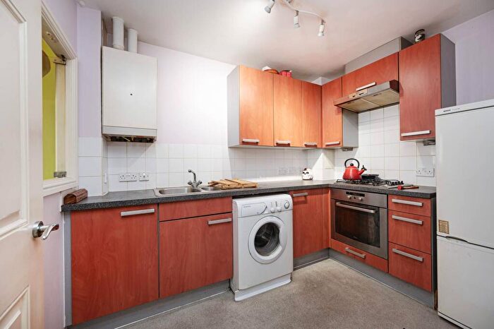 1 Bedroom Flat For Sale In Richmond Road, Hackney, London, E8