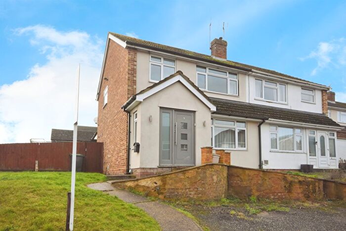 3 Bedroom Semi Detached House For Sale In Godlings Way, Braintree, CM7