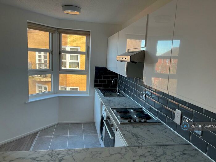 1 Bedroom Flat To Rent In Monkton House, London, SE16