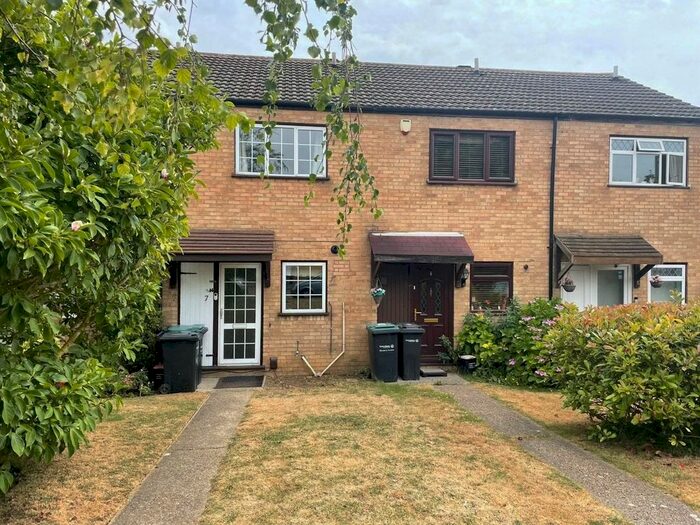 2 Bedroom Property To Rent In Thistledown, Gravesend, DA12