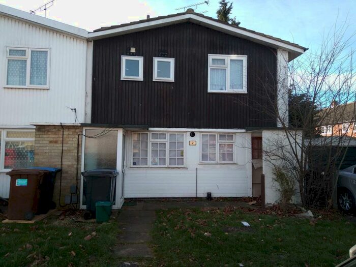3 Bedroom Semi-Detached House To Rent In Briars Close, Hatfield, AL10