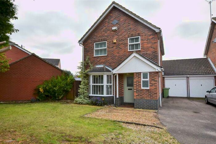 3 Bedroom Detached House To Rent In Laburnum Close, Wellingborough, NN8