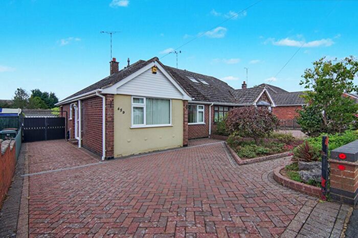 3 Bedroom Semi-Detached Bungalow For Sale In Upper Eastern Green Lane, Coventry, CV5