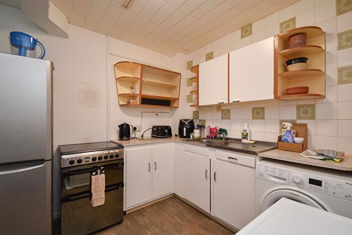 1 Bedroom Flat To Rent In Quarry Hill, St. Leonards-On-Sea, TN38