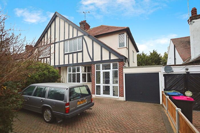 3 Bedroom Semi Detached House For Sale In Bridgwater Drive, Westcliff-On-Sea, SS0