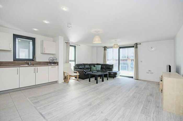 3 Bedroom Flat To Rent In Dalston Square, Dalston, London, E8