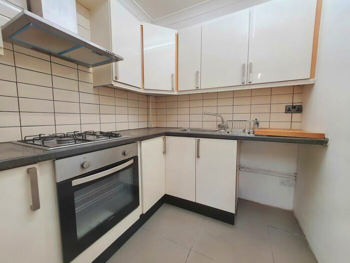 Flat To Rent In Park Mead, Harrow, HA2