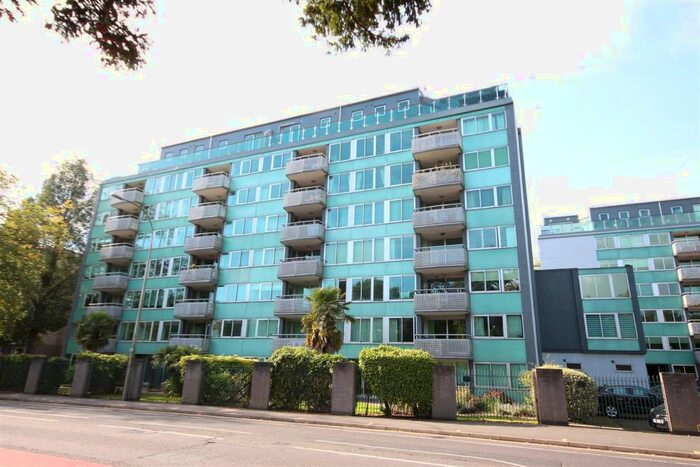 2 Bedroom Flat To Rent In London Road, Preston Park, Brighton, BN1