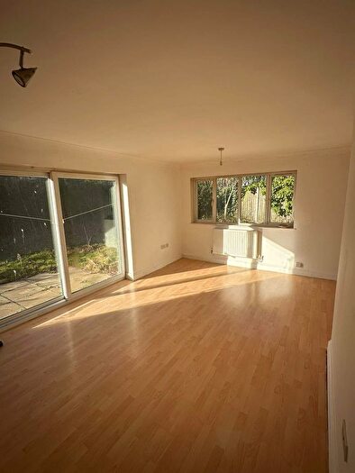 1 Bedroom Bungalow To Rent In Southall, UB2