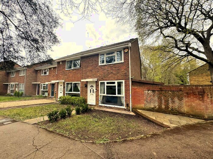 2 Bedroom End Of Terrace House To Rent In Sandpiper Road, Lordswood, Southampton, SO16