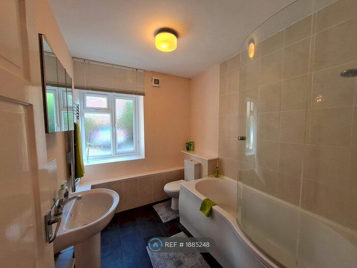 1 Bedroom Flat To Rent In Eleanor Court, Worthing, BN11